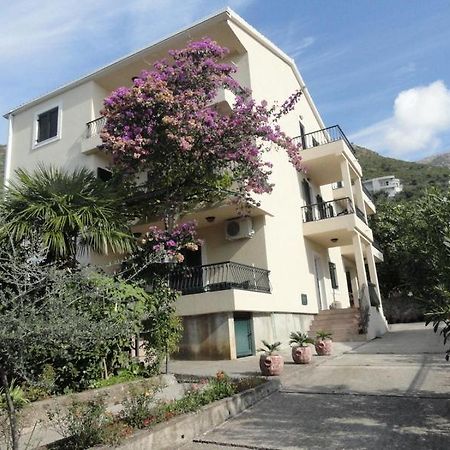 Apartments & Rooms M Petrovac エクステリア 写真