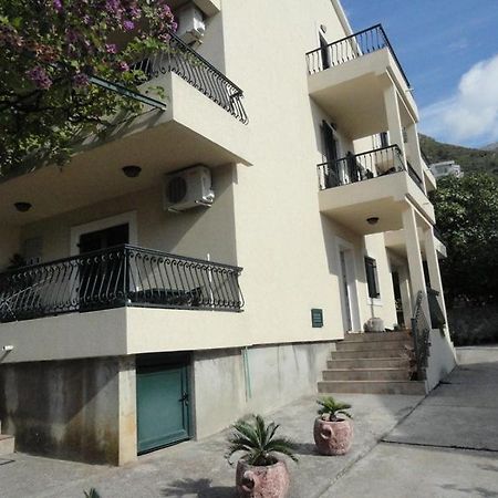 Apartments & Rooms M Petrovac エクステリア 写真