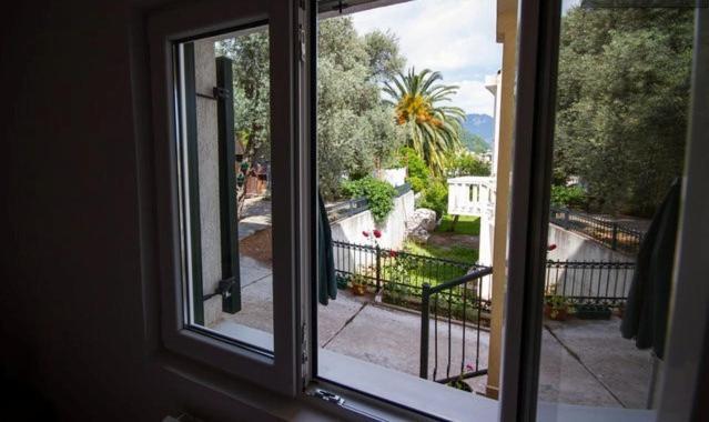 Apartments & Rooms M Petrovac エクステリア 写真