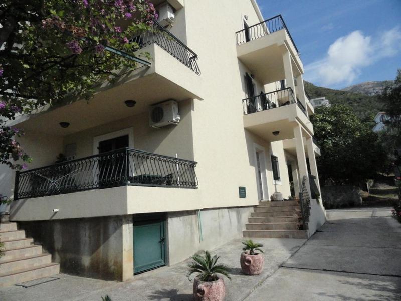 Apartments & Rooms M Petrovac エクステリア 写真